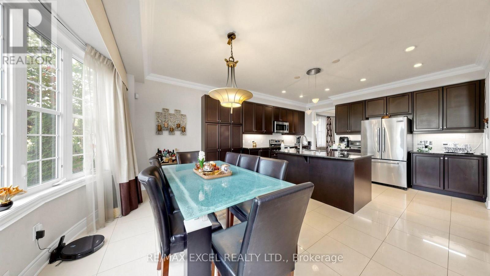 651 Via Romano Boulevard Property Photo 18