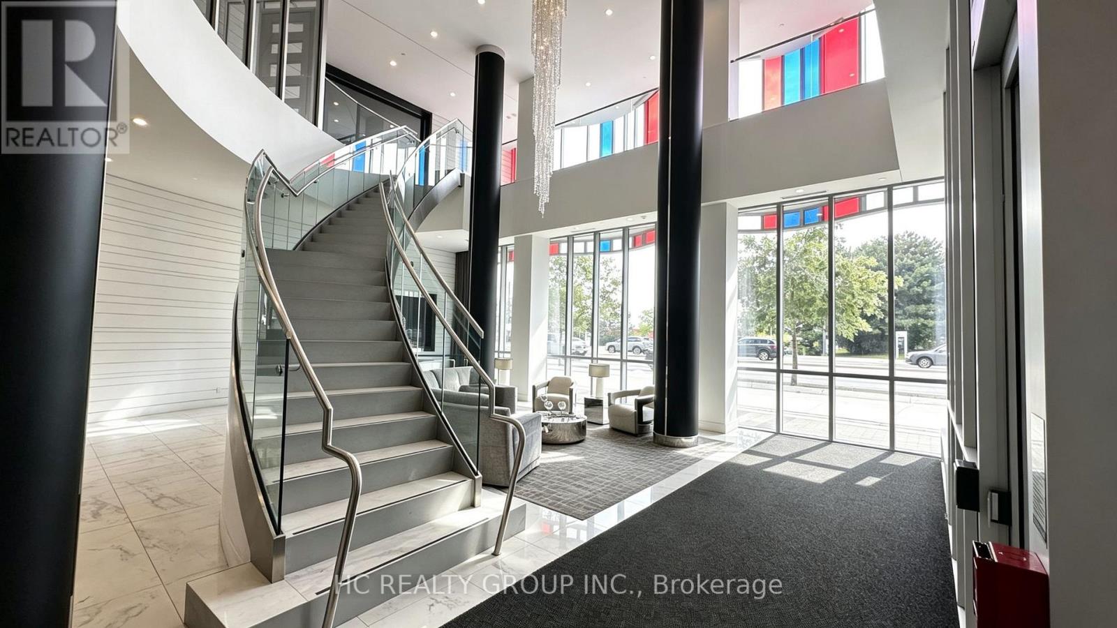 641 - 9471 Yonge Street Property Photo 3