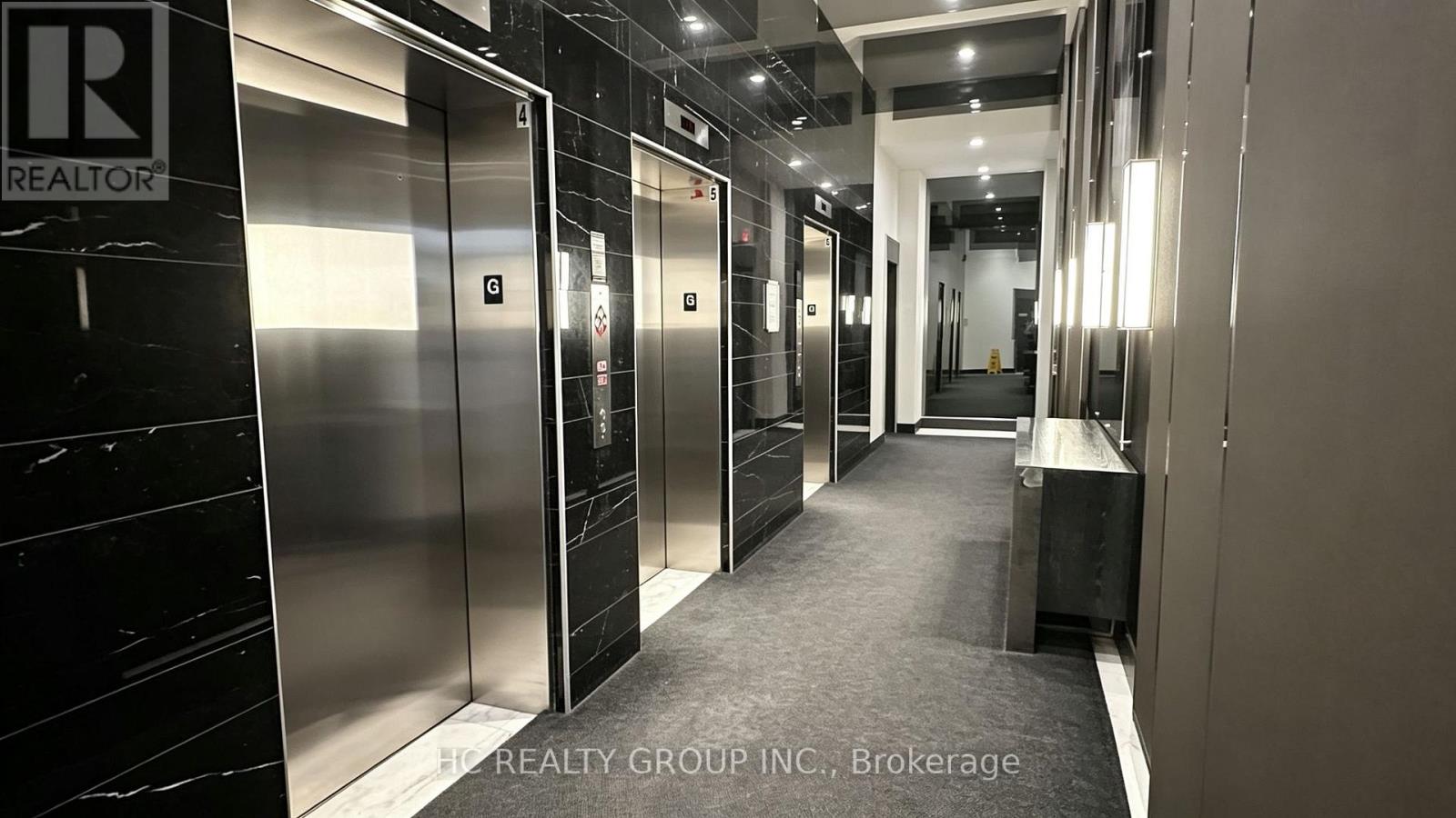 641 - 9471 Yonge Street Property Photo 5