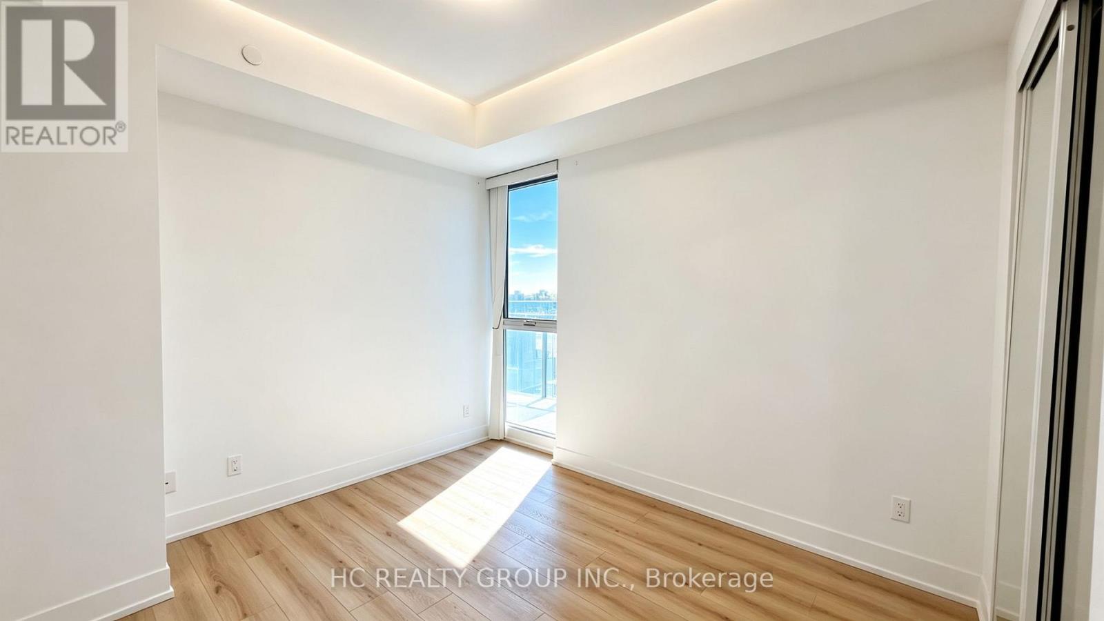 641 - 9471 Yonge Street Property Photo 11