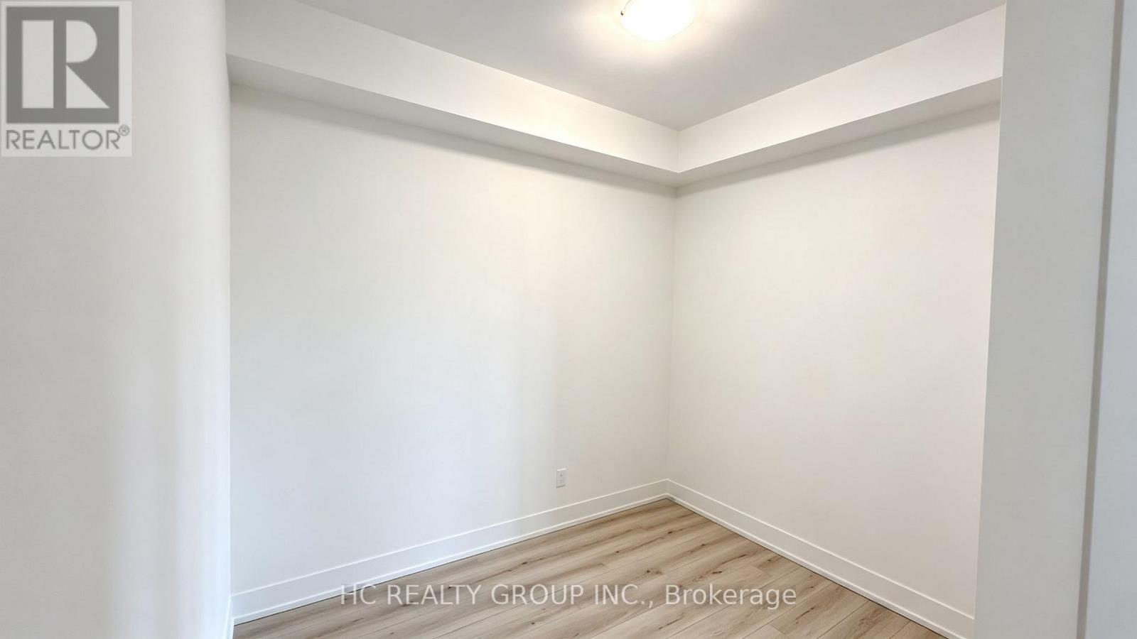 641 - 9471 Yonge Street Property Photo 12