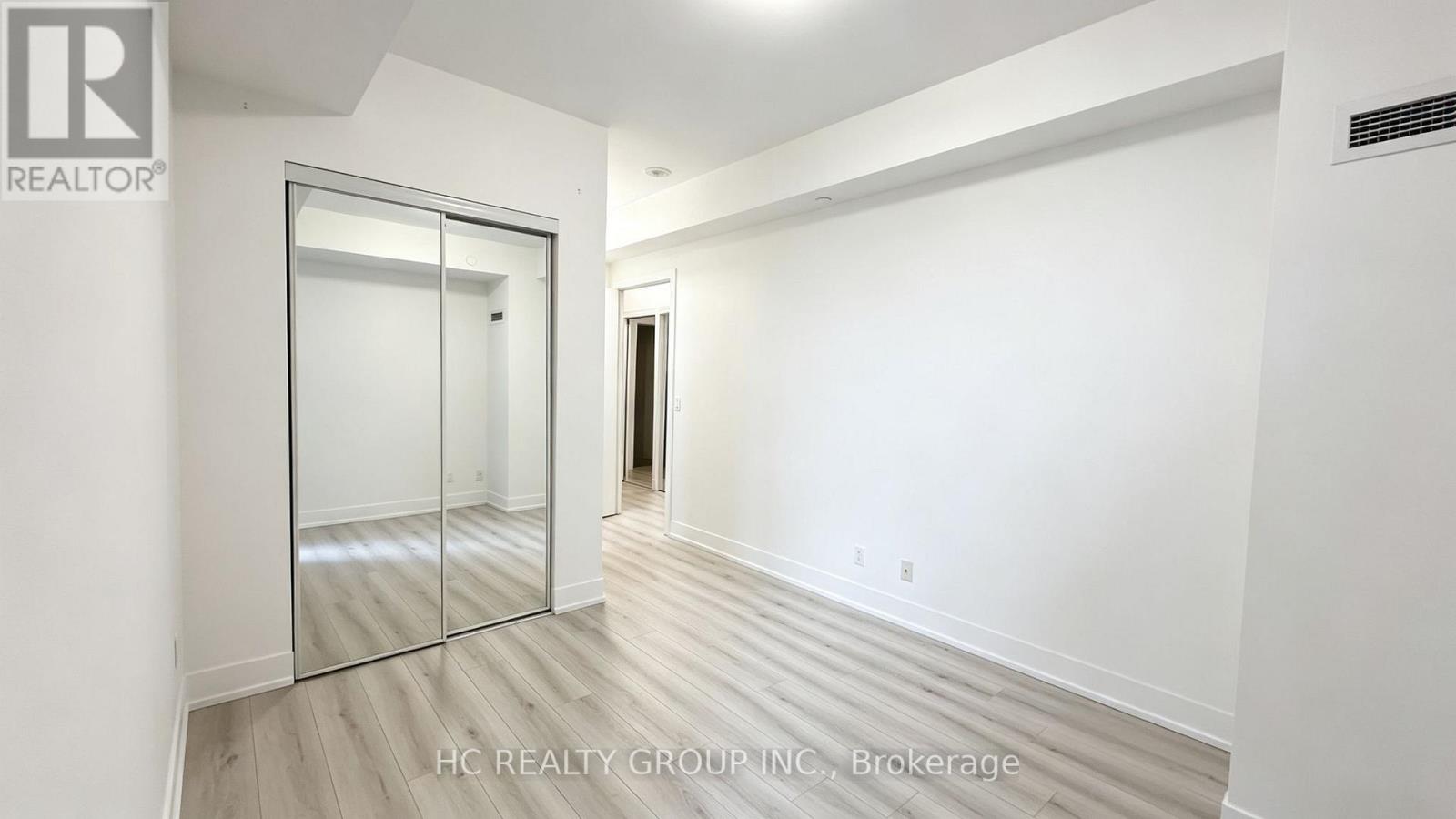 641 - 9471 Yonge Street Property Photo 14