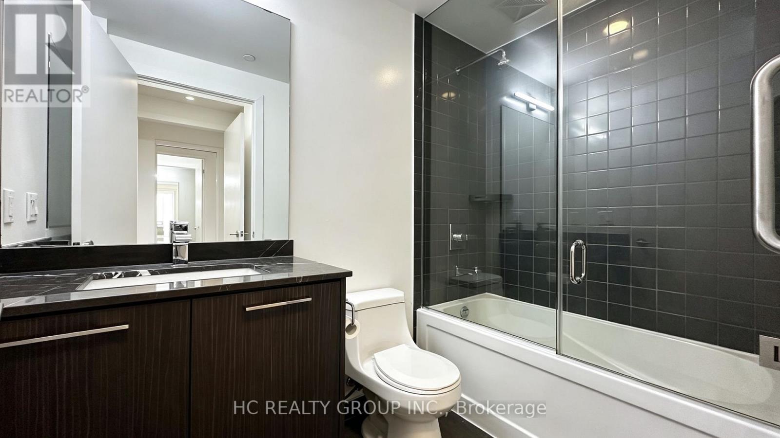 641 - 9471 Yonge Street Property Photo 17