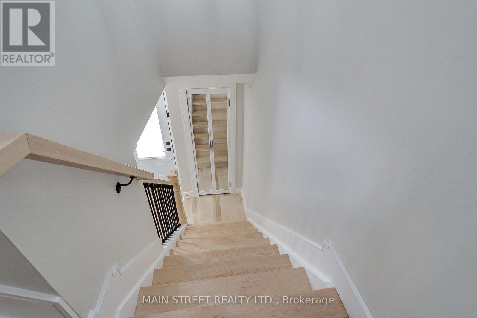 10 Daniele Avenue S Property Photo 23