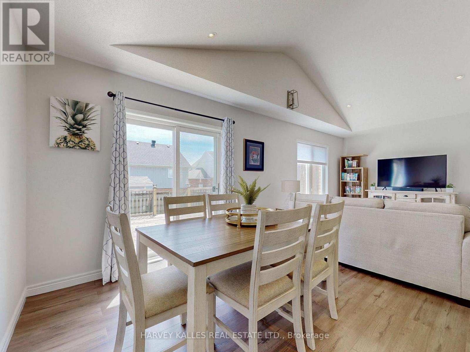 1159 Kell Street Property Photo 6