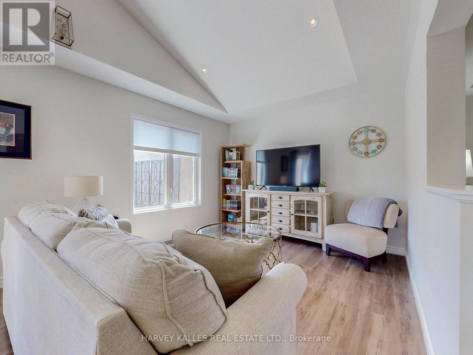 1159 Kell Street Property Photo 8