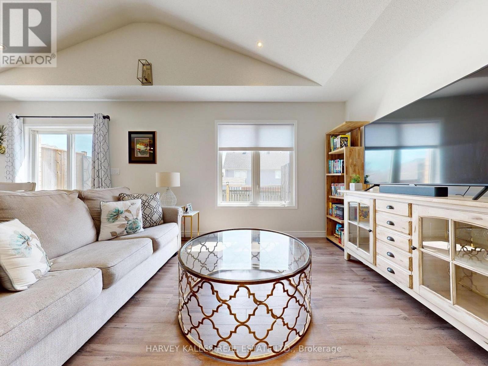 1159 Kell Street Property Photo 10