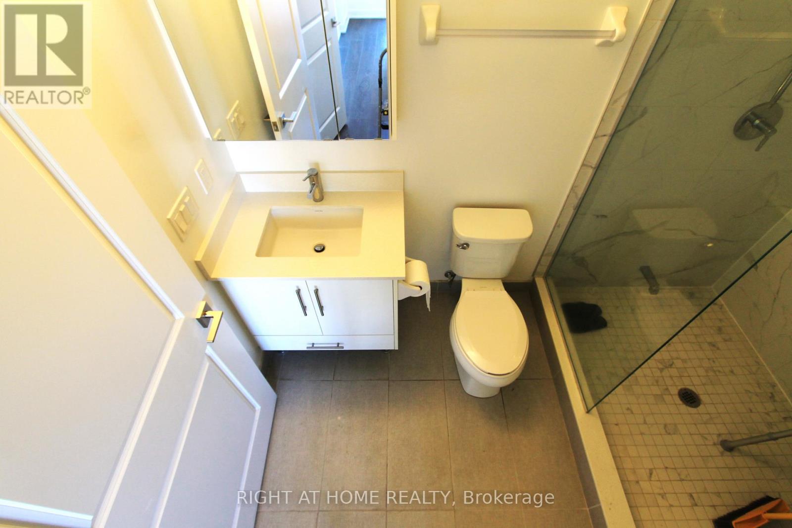 907 - 85 Oneida Crescent Property Photo 15