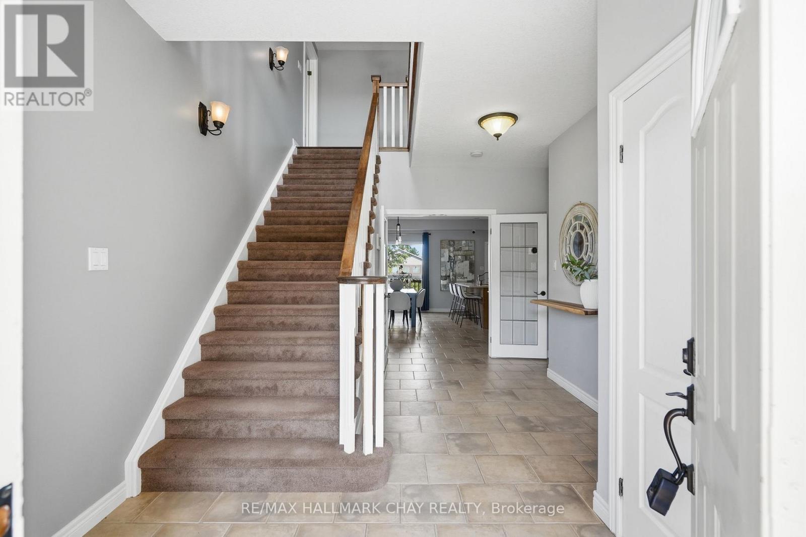 17 Armeda Clow Crescent Property Photo 4