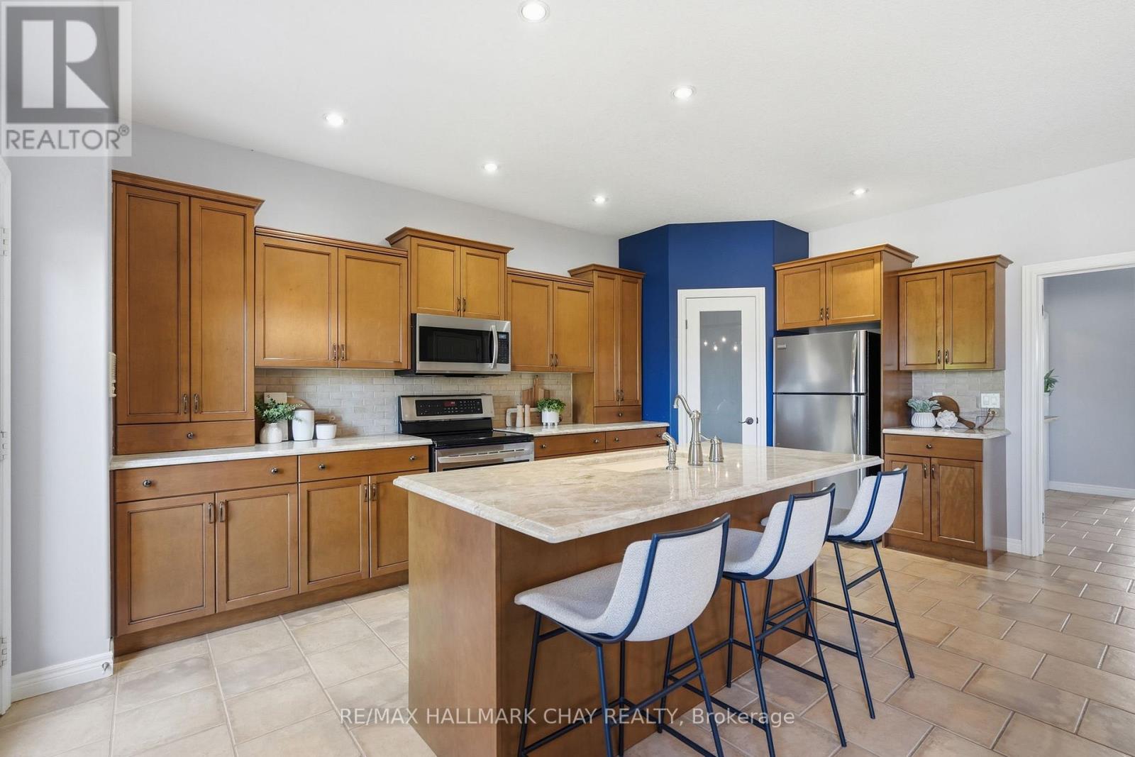 17 Armeda Clow Crescent Property Photo 7