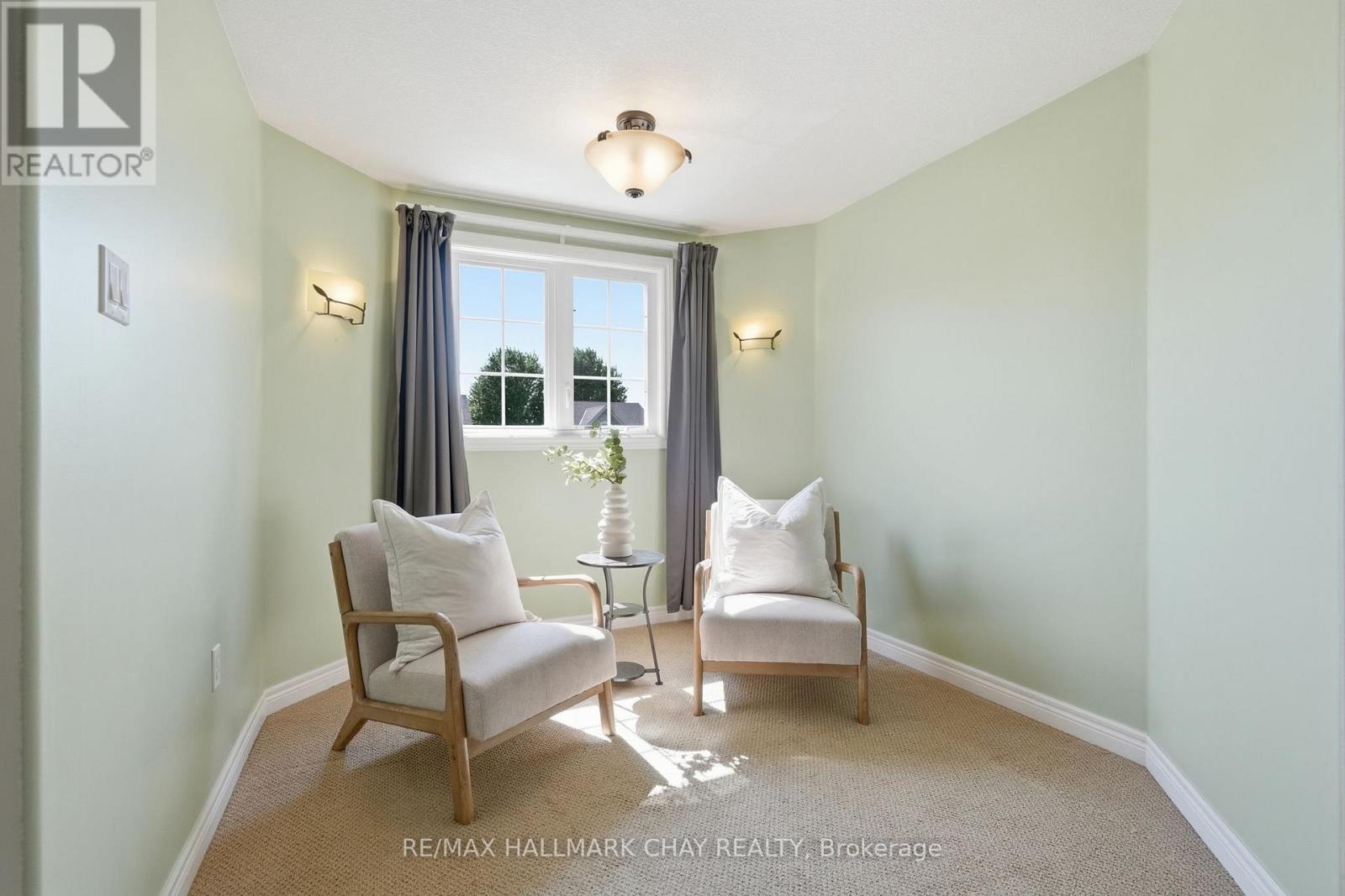 17 Armeda Clow Crescent Property Photo 20