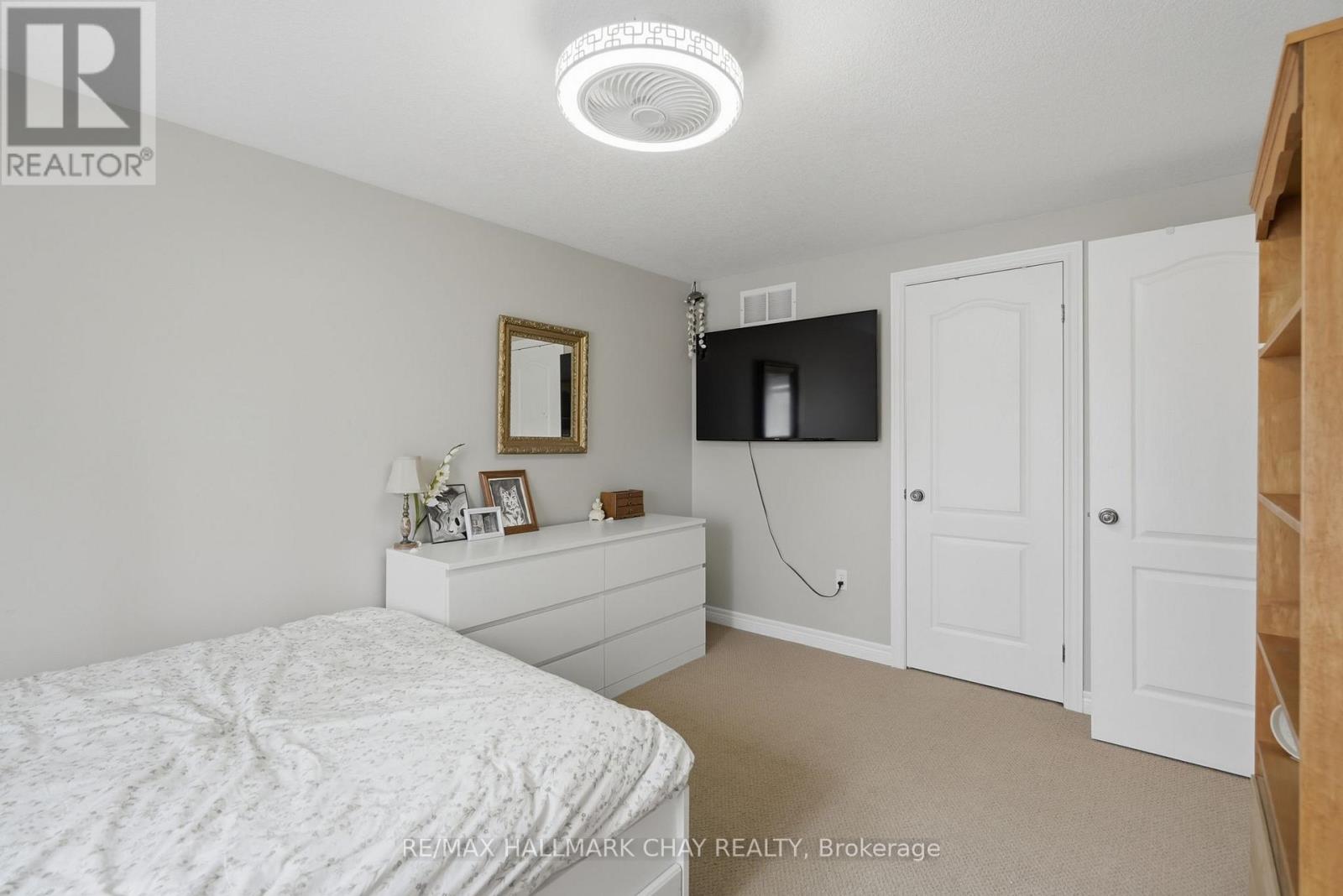 17 Armeda Clow Crescent Property Photo 31