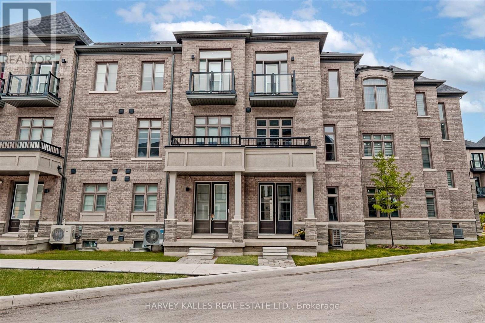 75 DE LA ROCHE DRIVE Property Photo 1