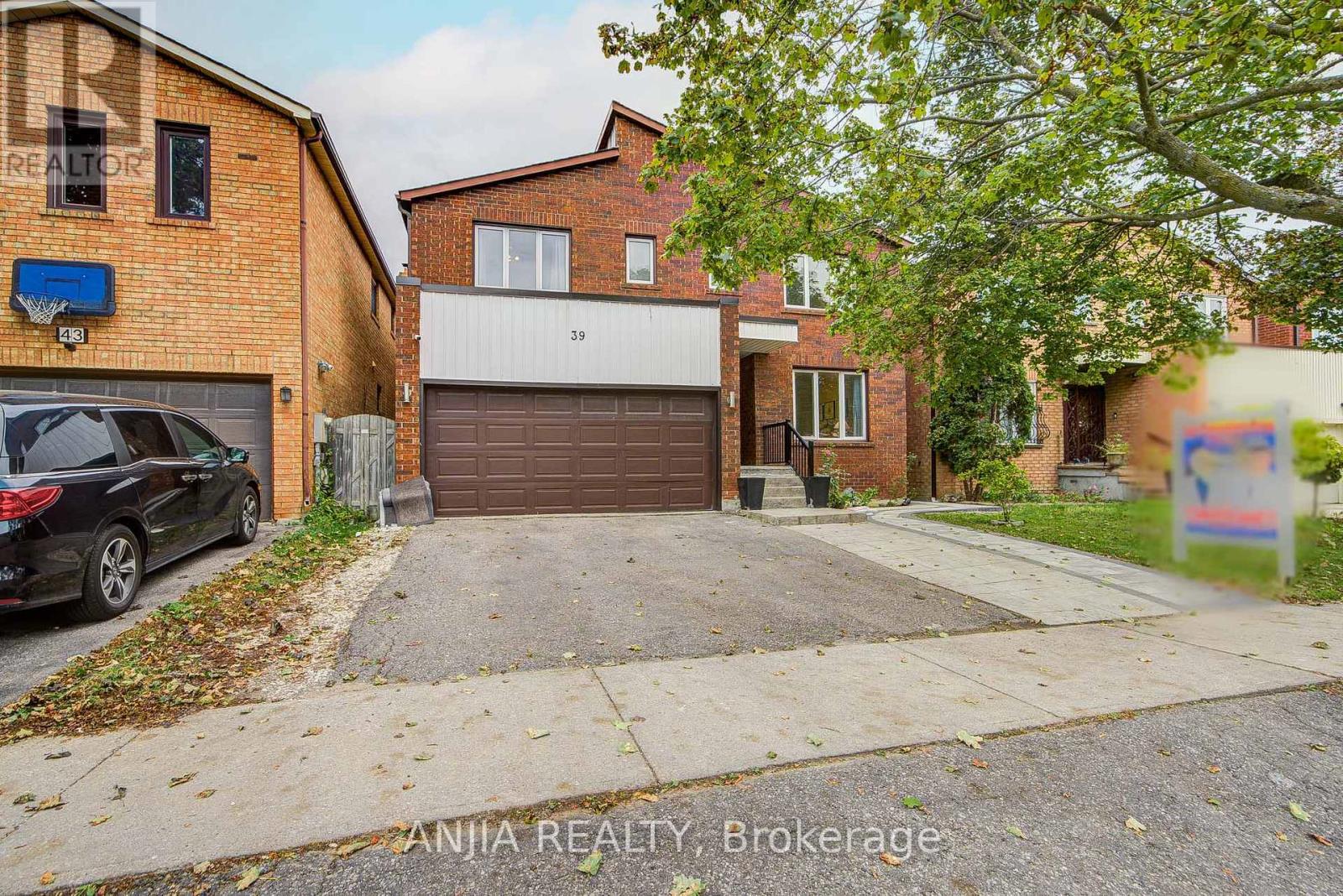 39 MILLCROFT WAY