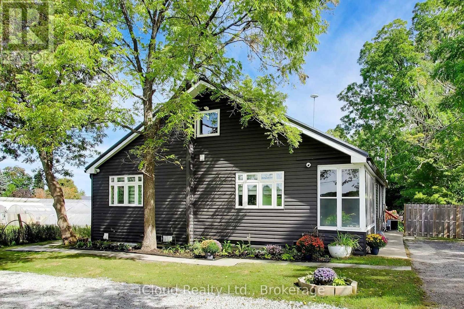 16175 Jane Street Property Photo 2