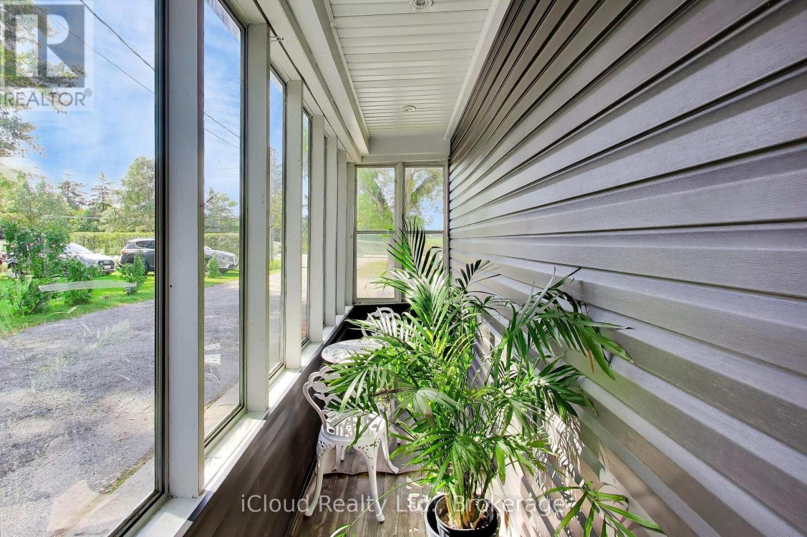16175 Jane Street Property Photo 5