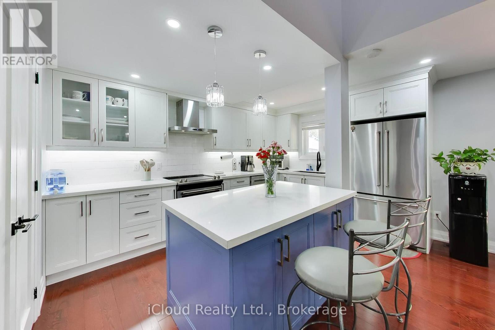 16175 Jane Street Property Photo 9