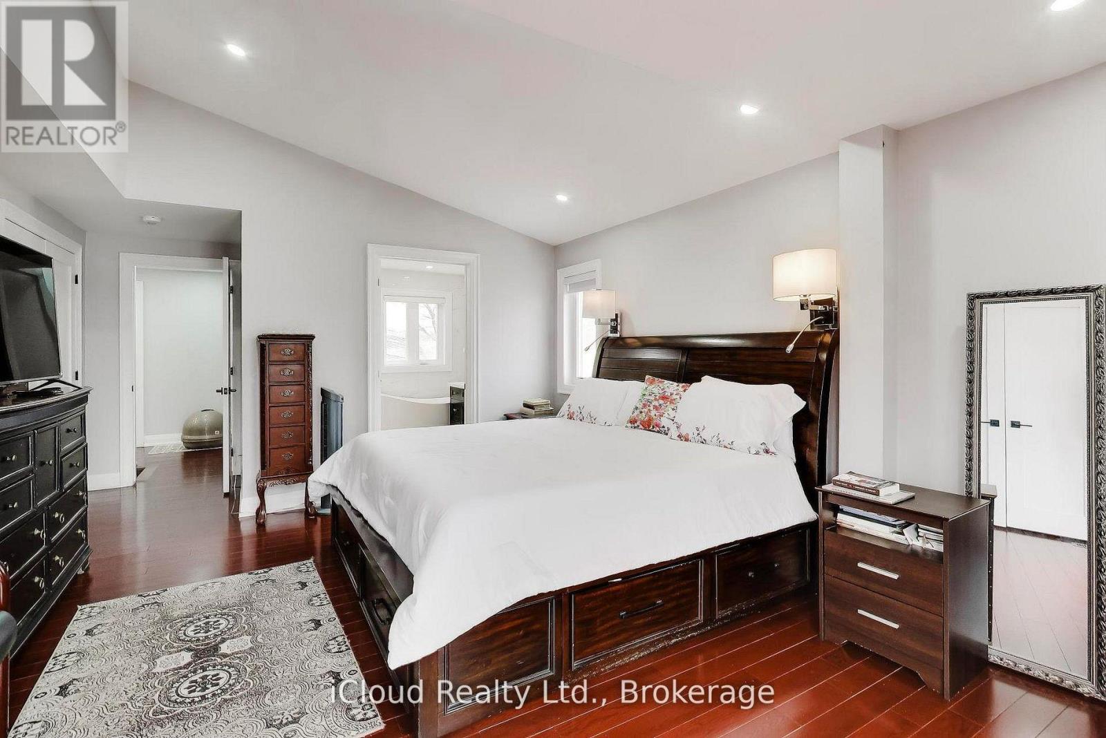 16175 Jane Street Property Photo 15