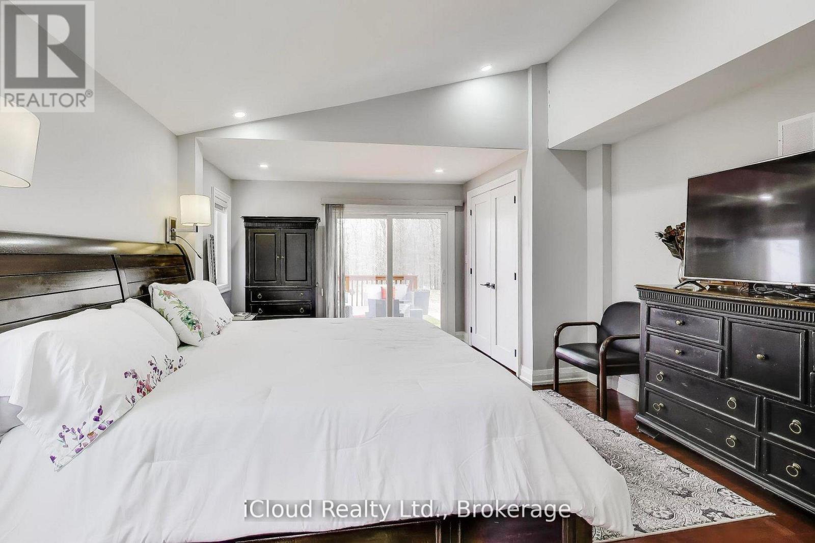 16175 Jane Street Property Photo 17