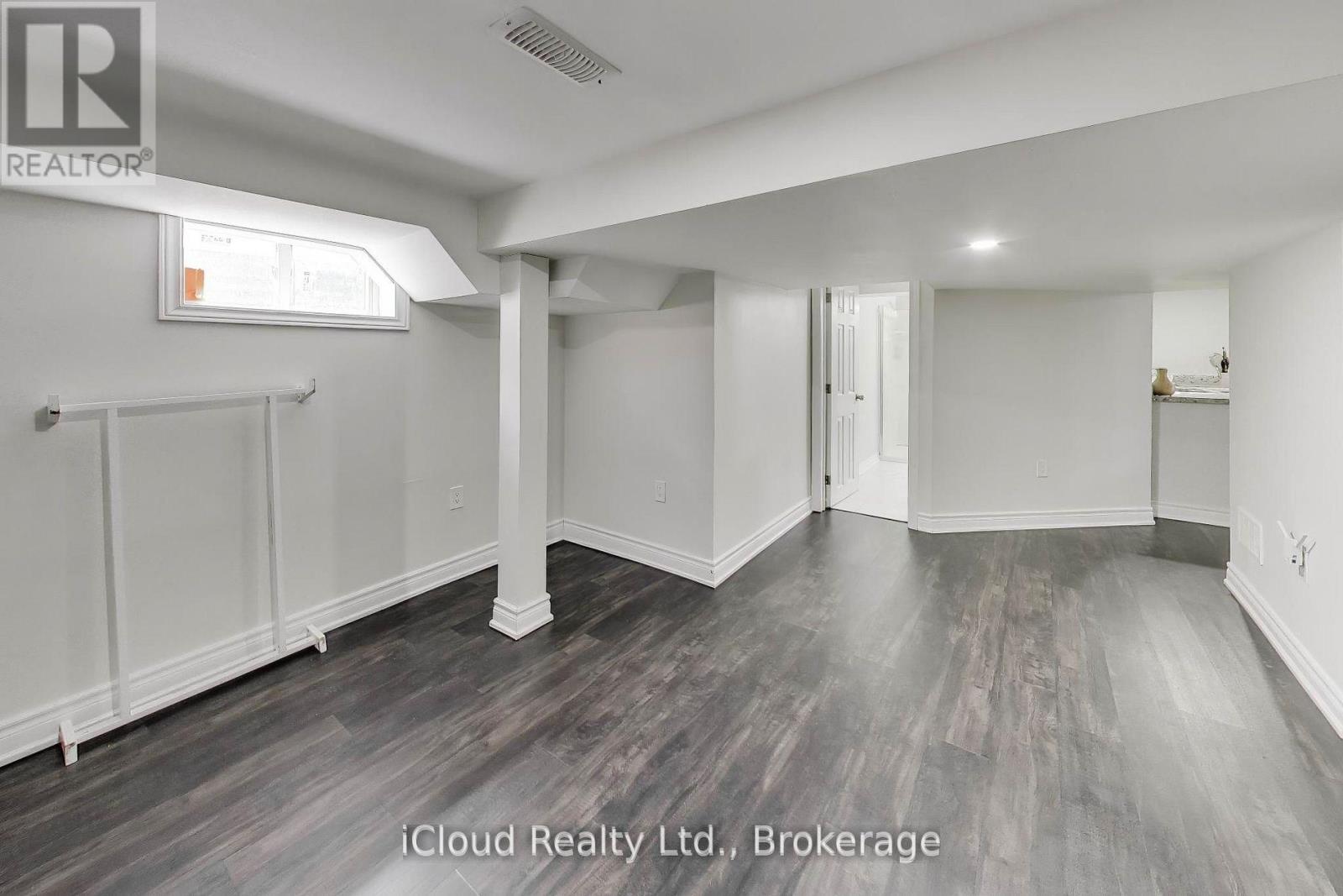 16175 Jane Street Property Photo 32