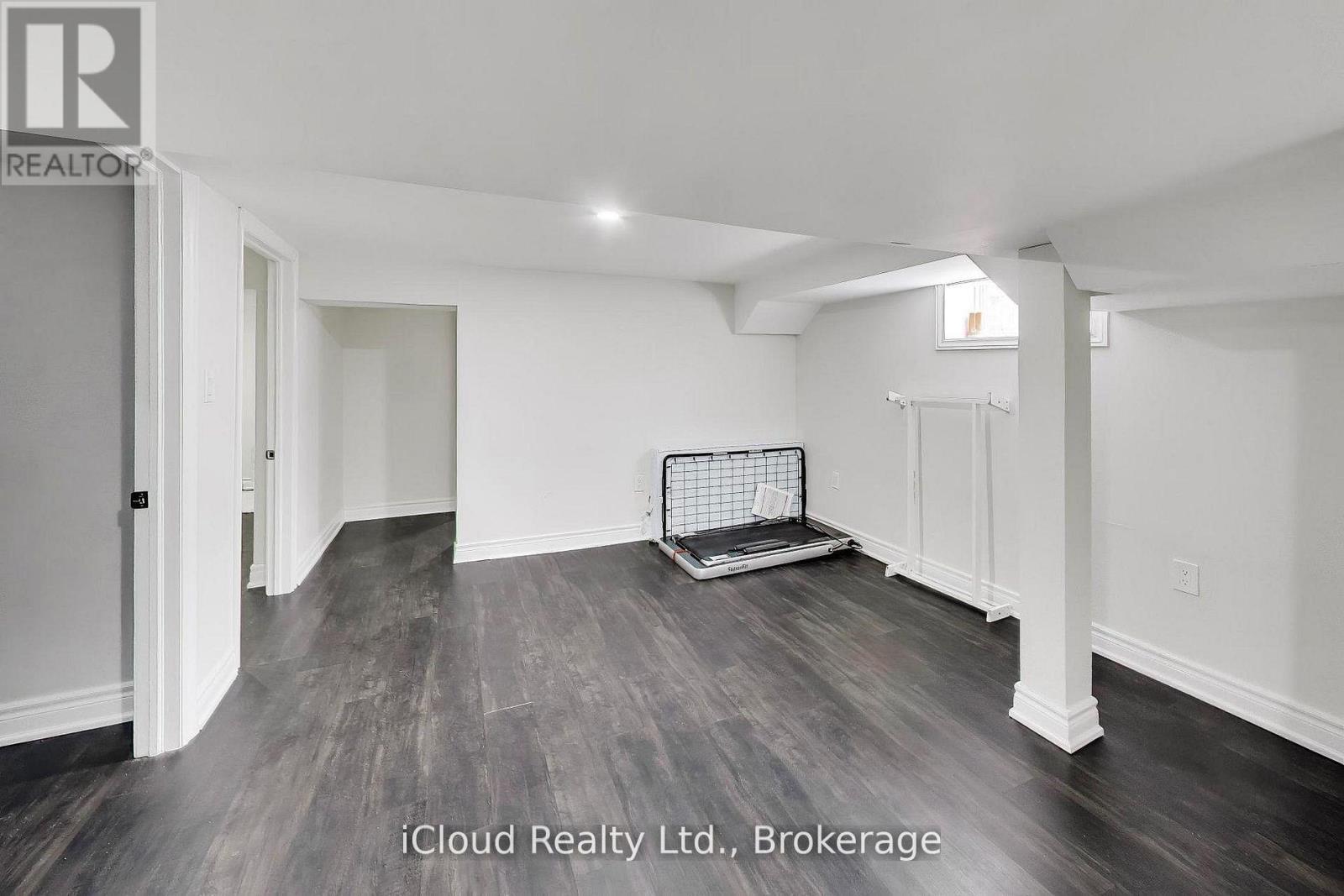 16175 Jane Street Property Photo 33