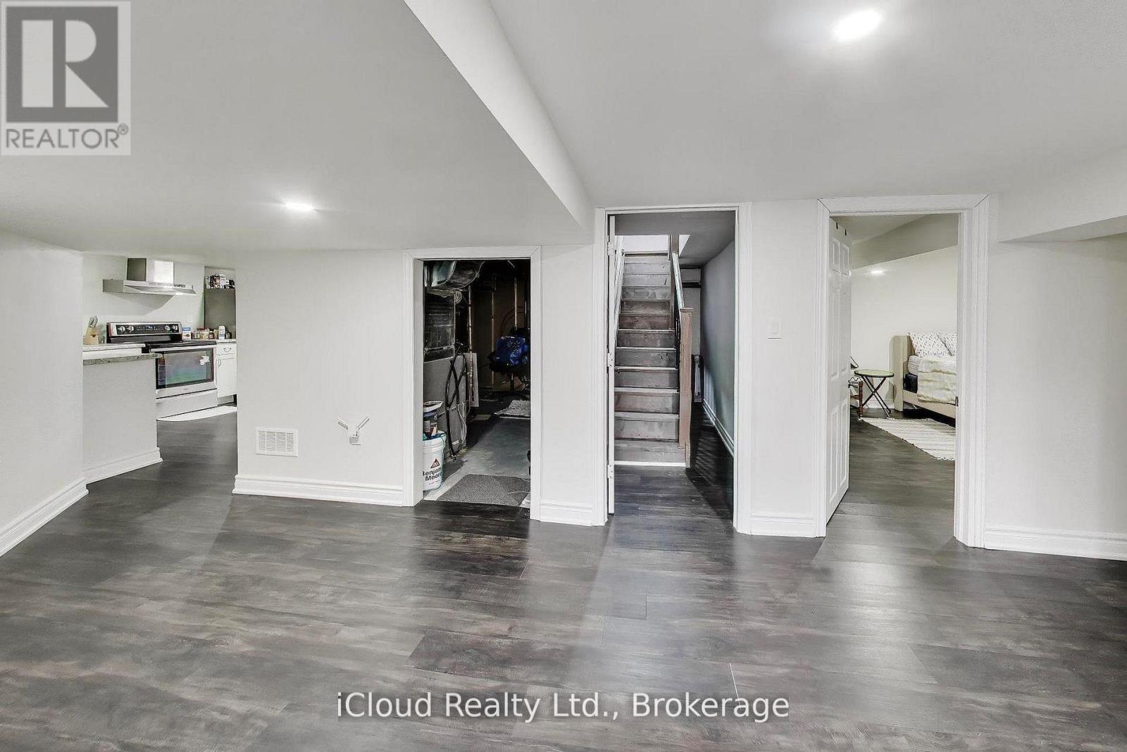 16175 Jane Street Property Photo 34