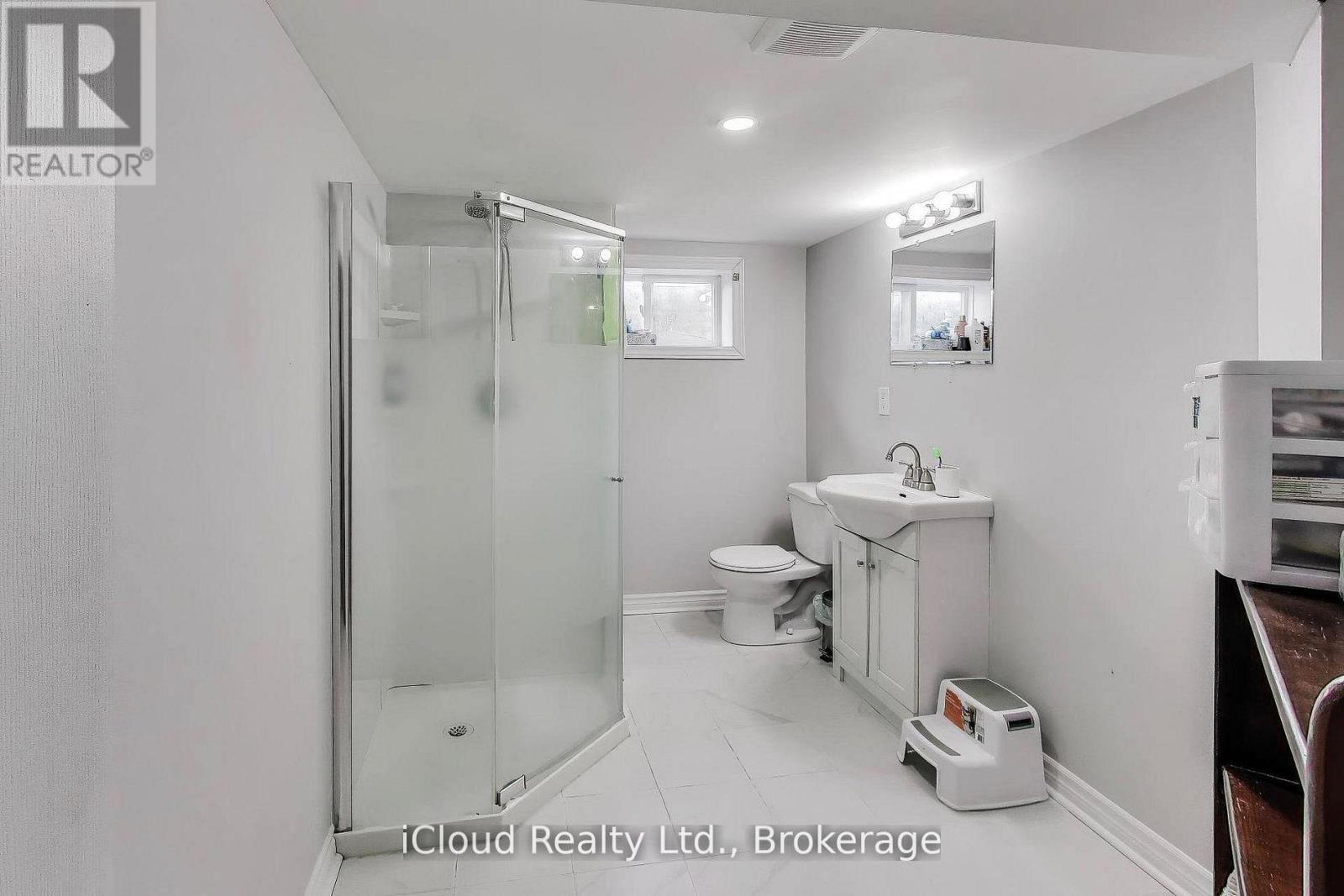 16175 Jane Street Property Photo 40