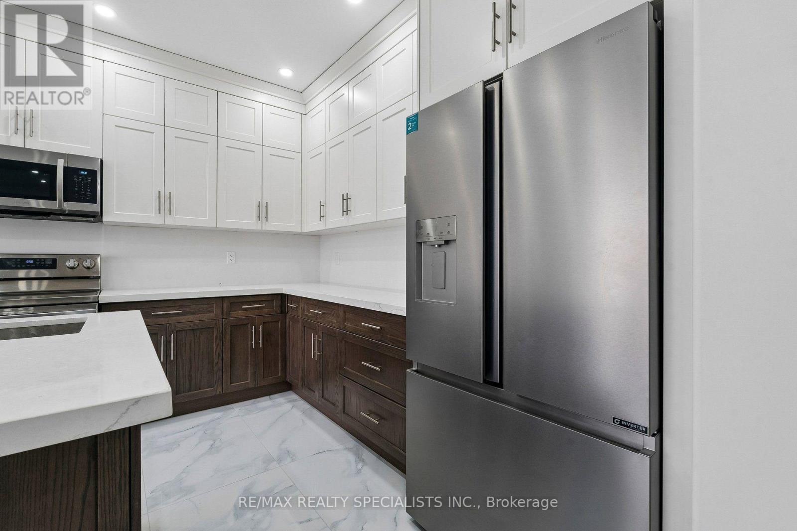 44 Albert Street W Property Photo 12