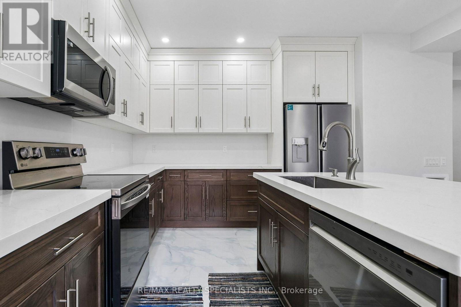 44 Albert Street W Property Photo 14