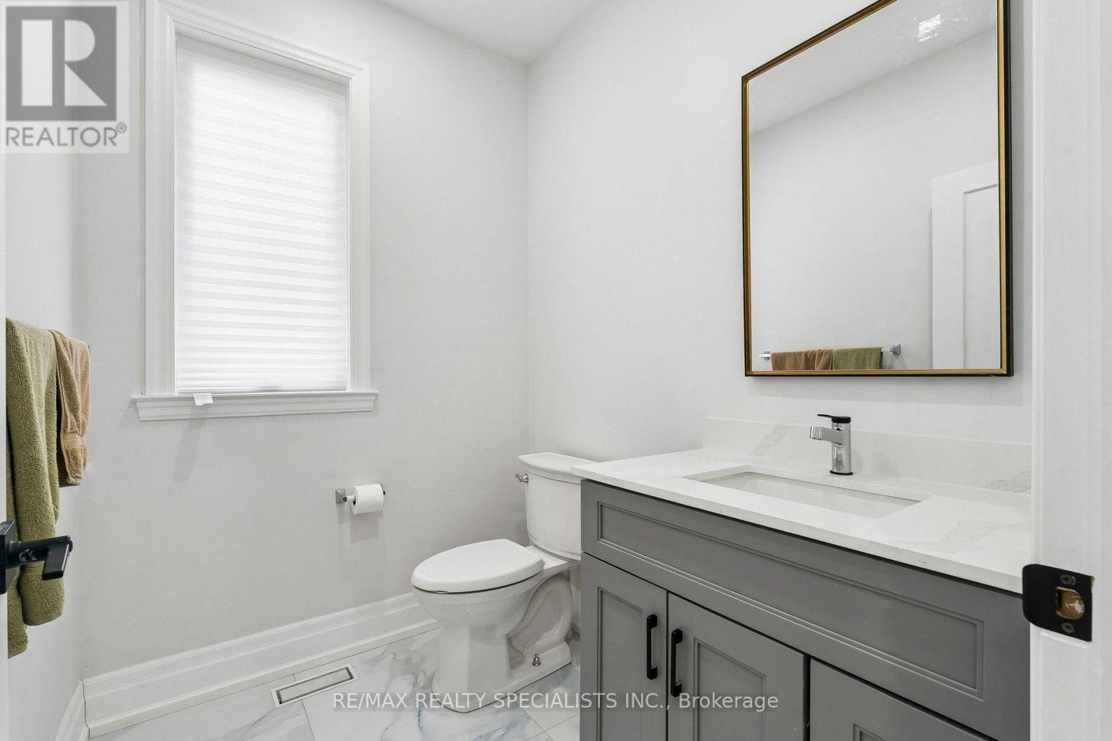 44 Albert Street W Property Photo 15