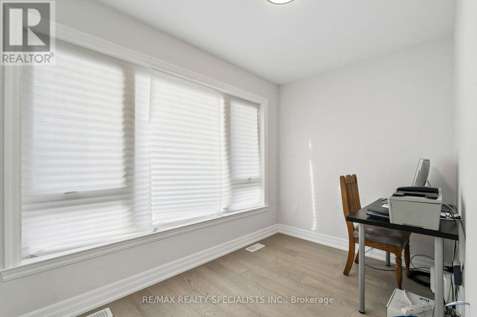 44 Albert Street W Property Photo 19