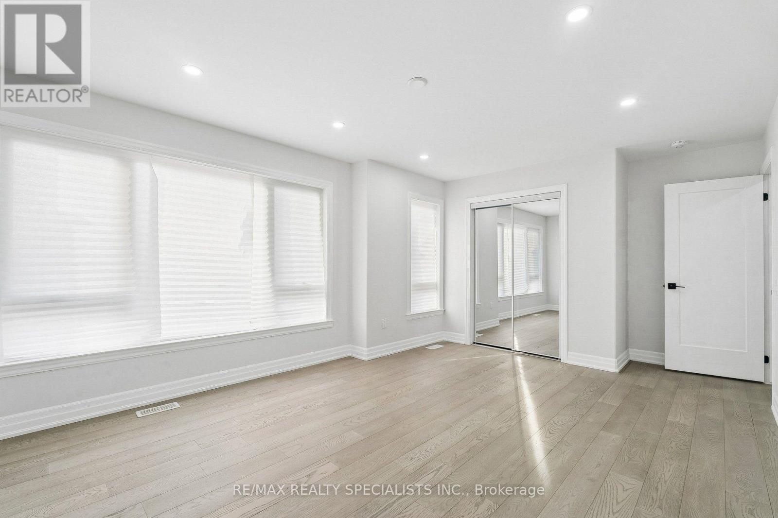 44 Albert Street W Property Photo 23