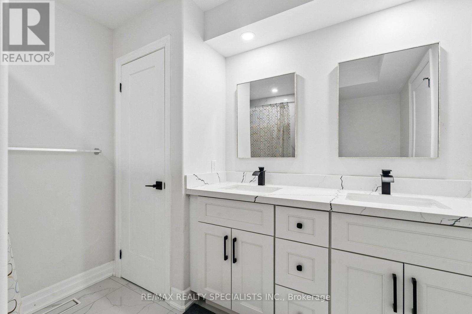 44 Albert Street W Property Photo 26