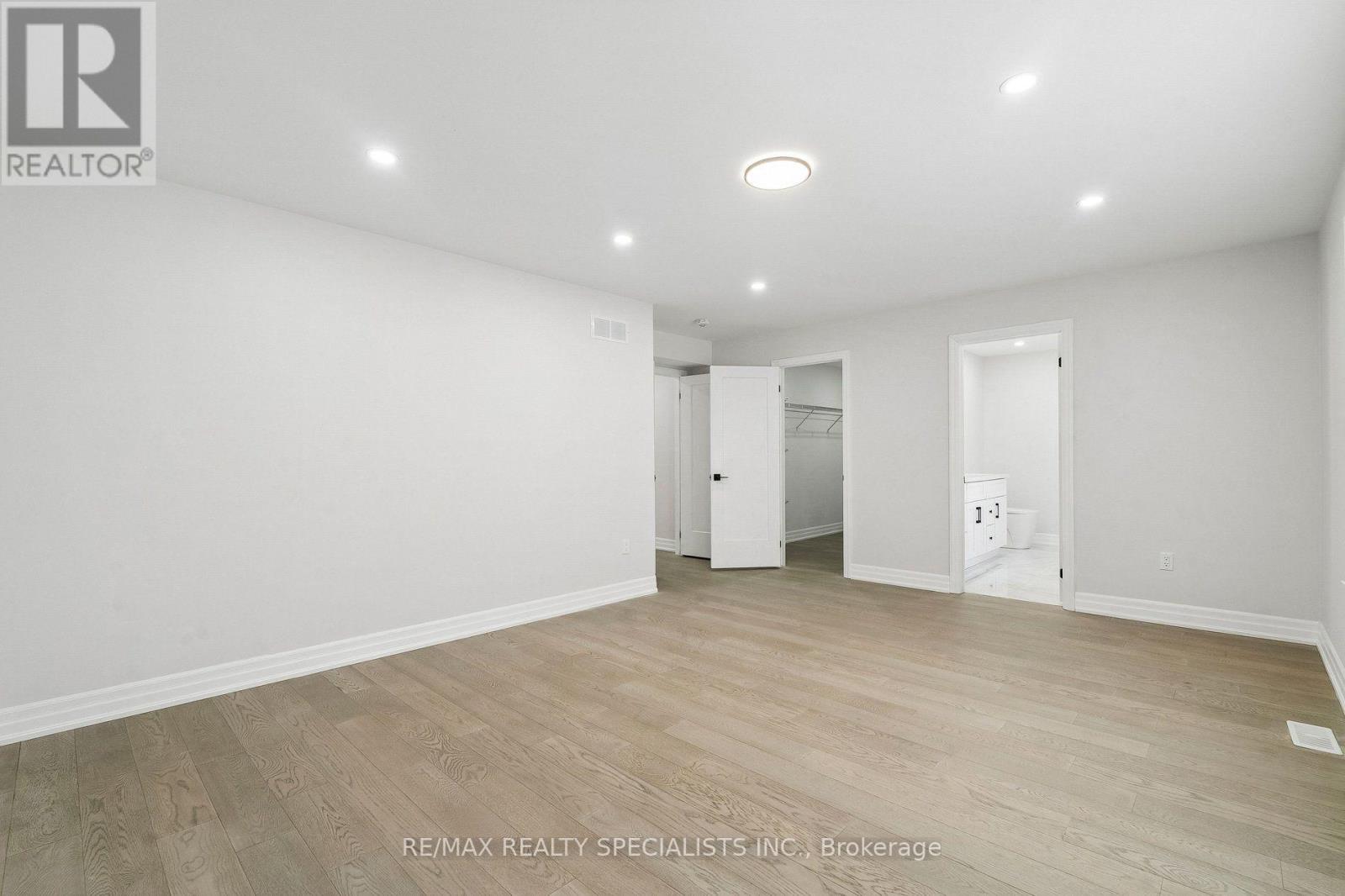 44 Albert Street W Property Photo 31