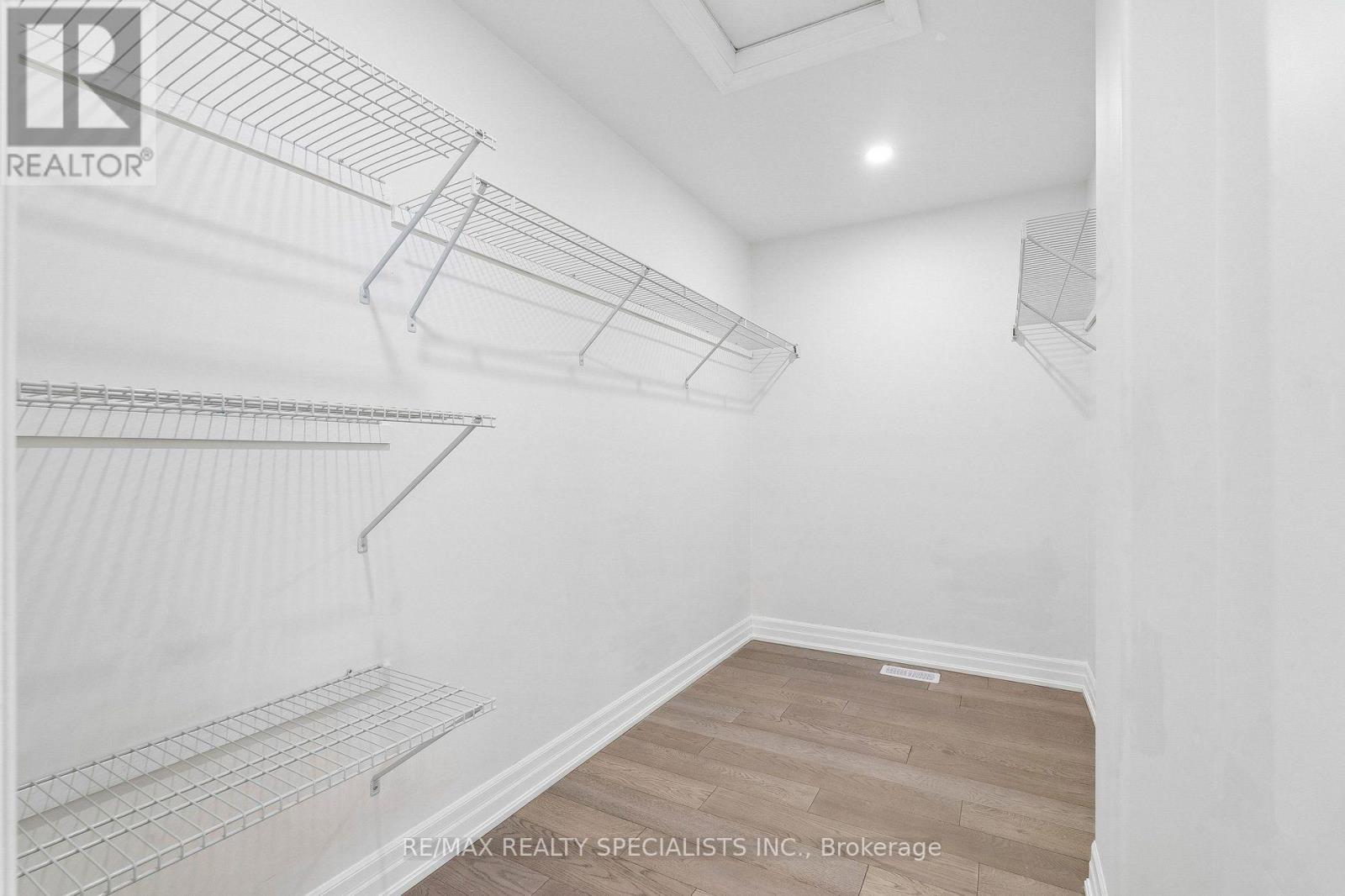 44 Albert Street W Property Photo 32
