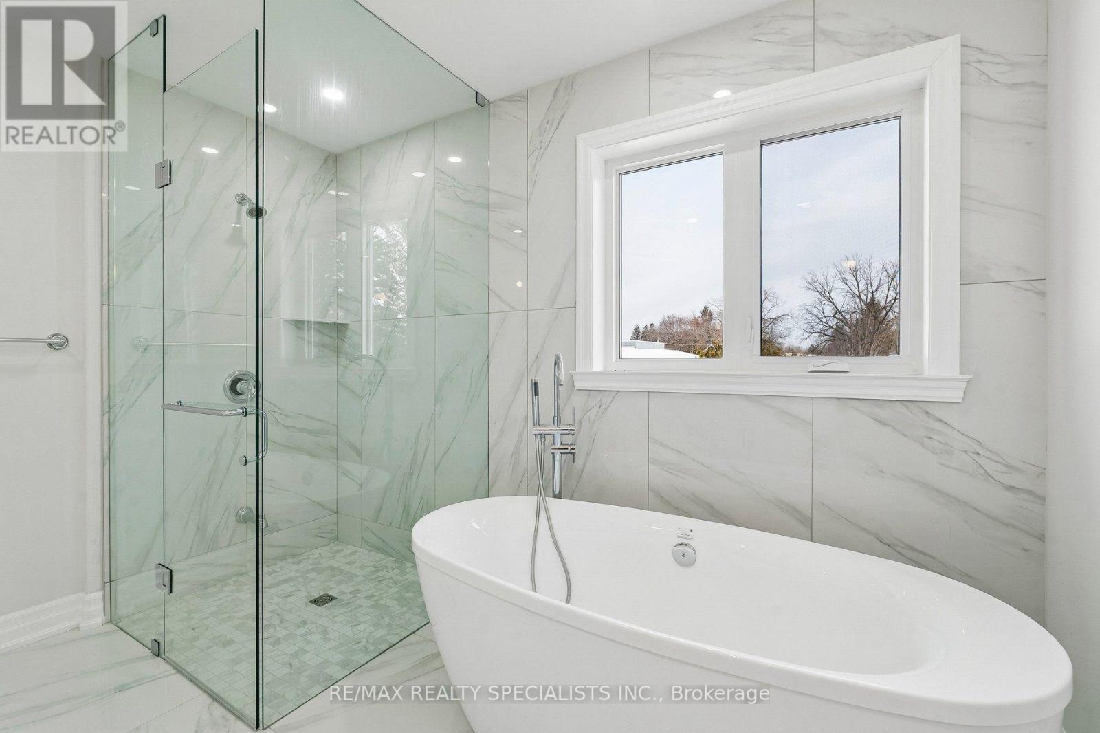 44 Albert Street W Property Photo 34