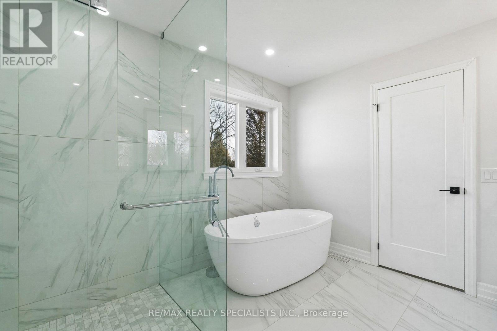 44 Albert Street W Property Photo 35