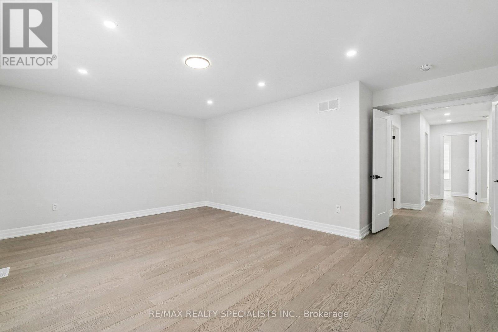 44 Albert Street W Property Photo 36