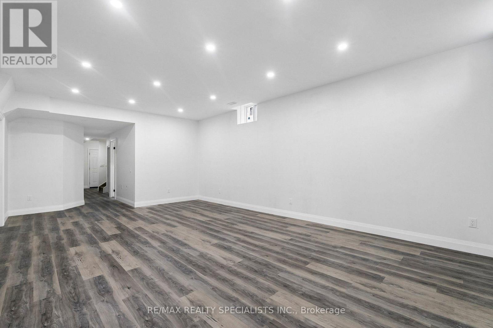 44 Albert Street W Property Photo 38