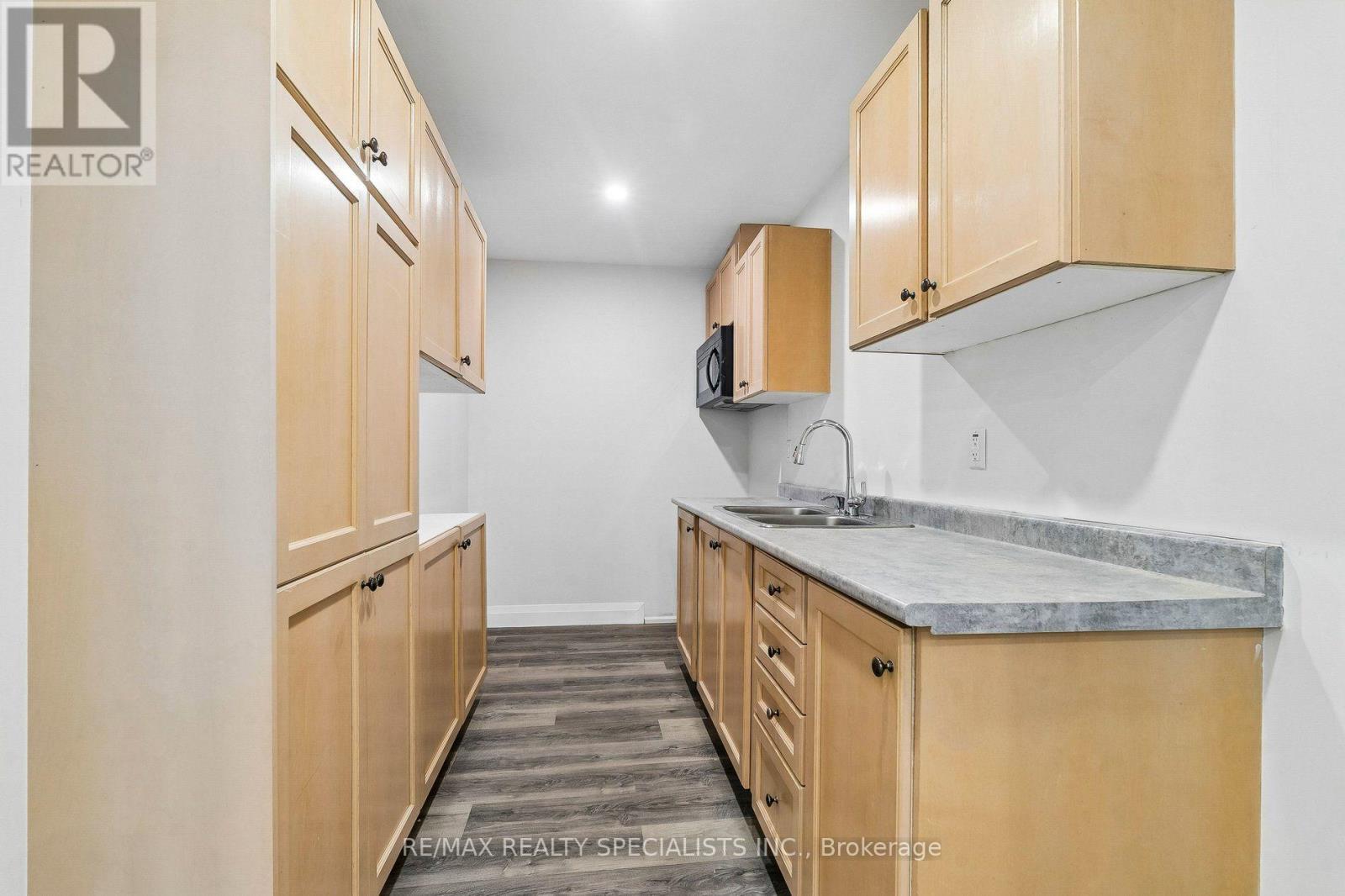 44 Albert Street W Property Photo 40