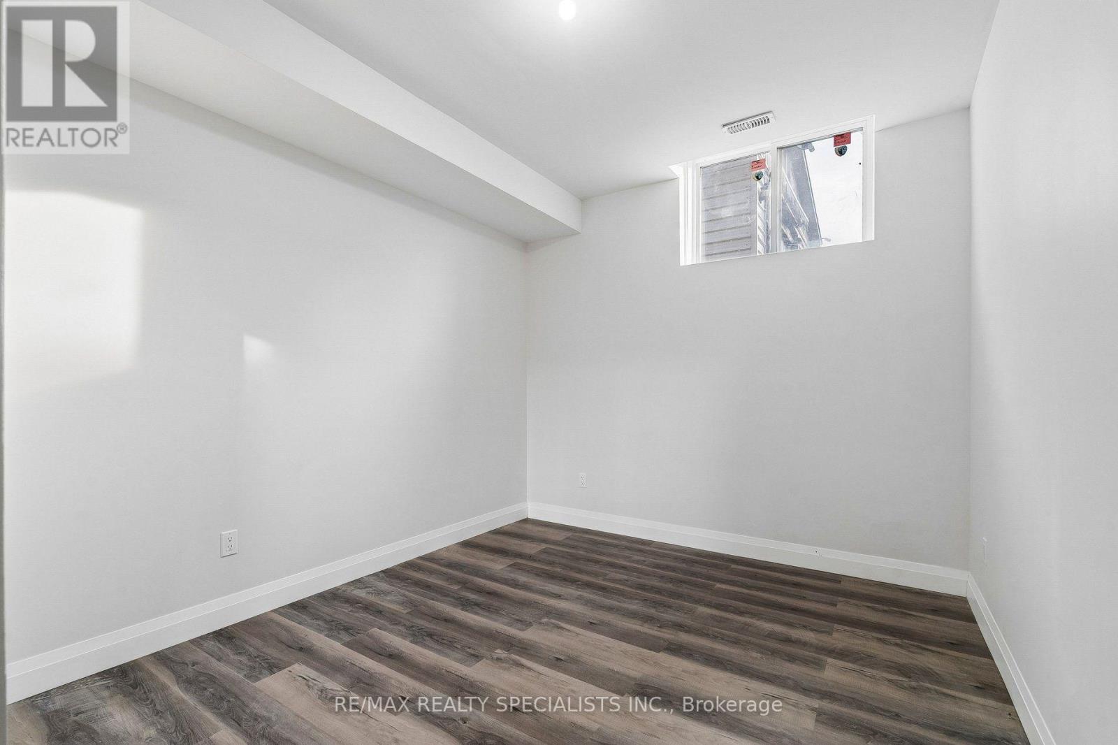 44 Albert Street W Property Photo 41