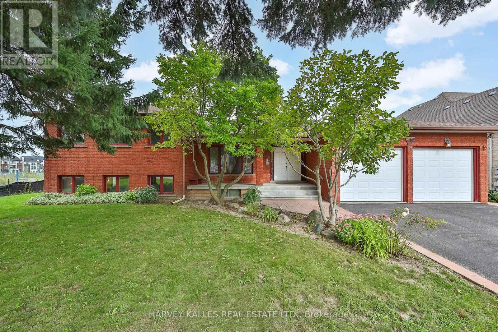 113 BOND CRESCENT