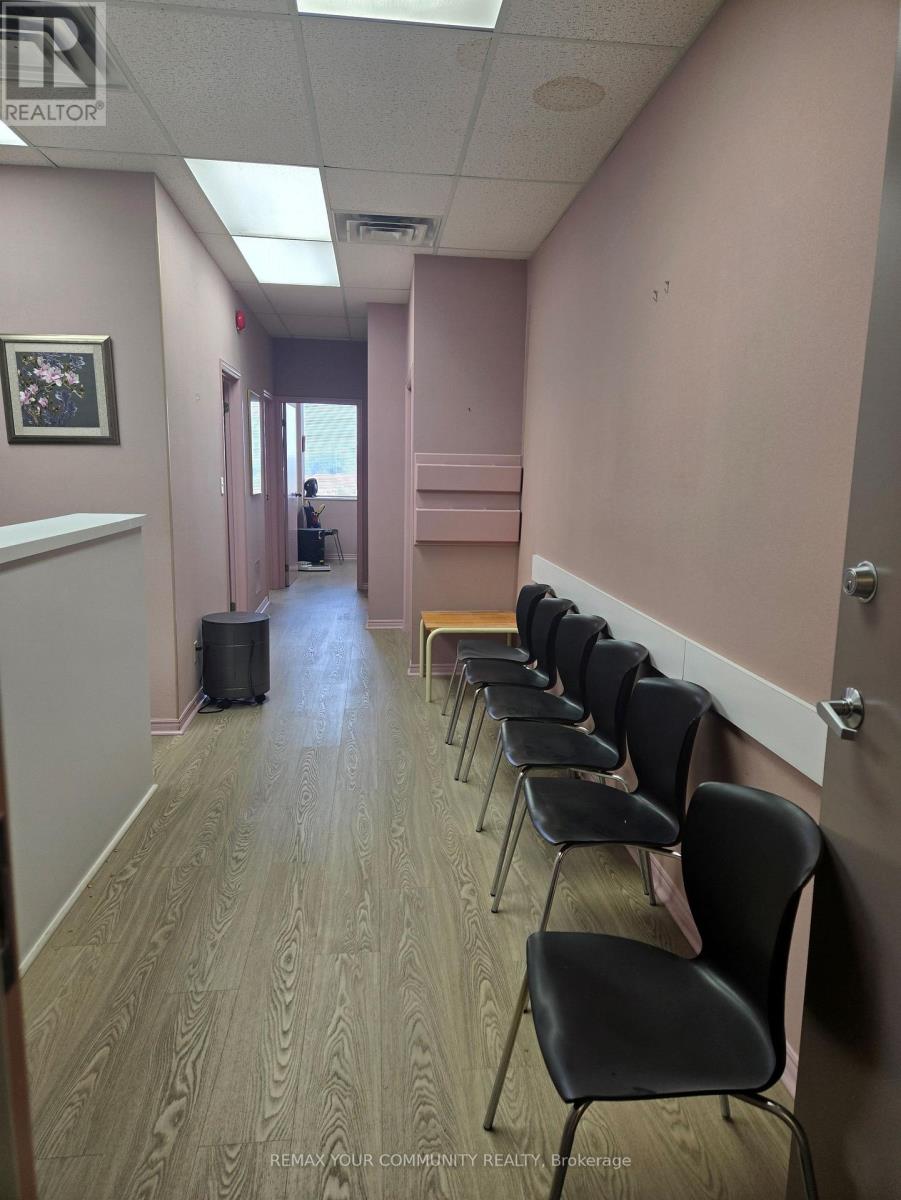 408 - 250 Harding Boulevard W Property Photo 4