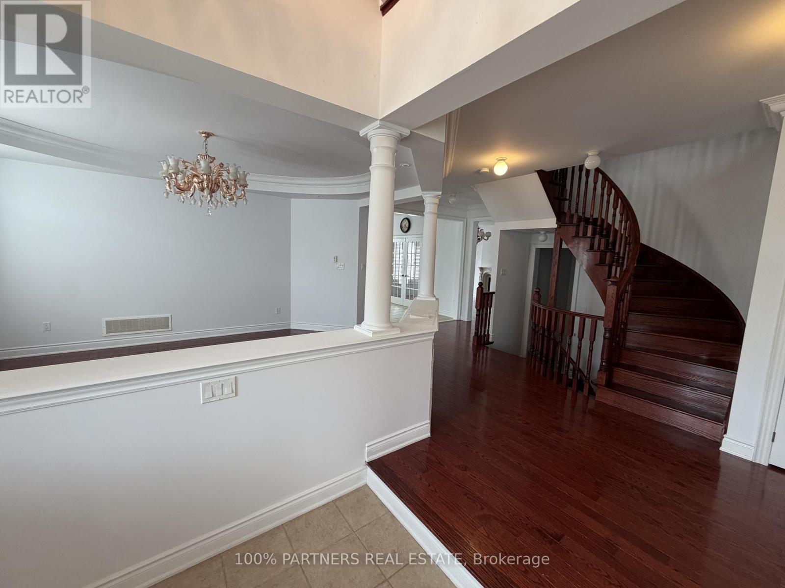 56 Woodvalley Crescent Property Photo 4