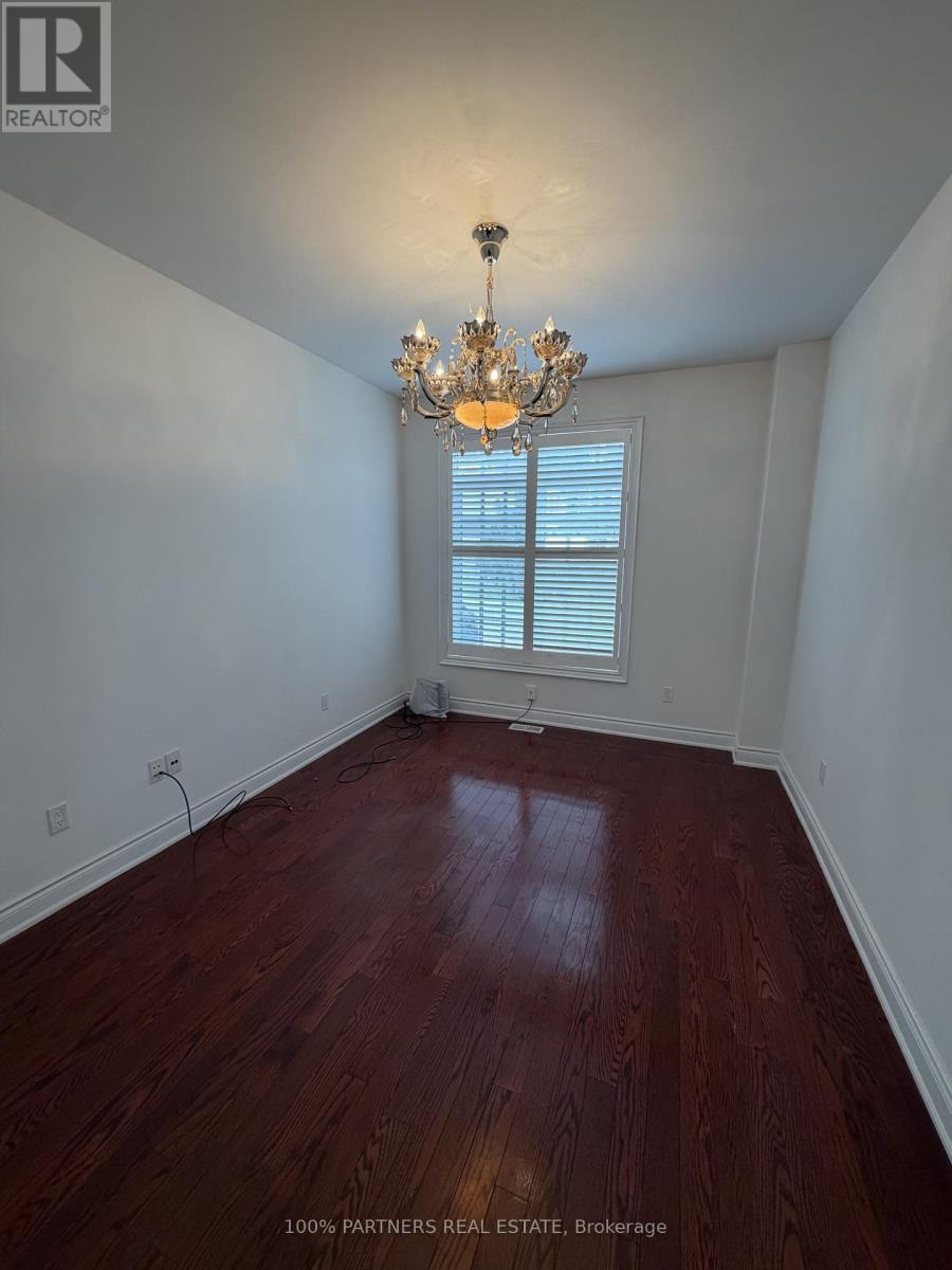 56 Woodvalley Crescent Property Photo 6