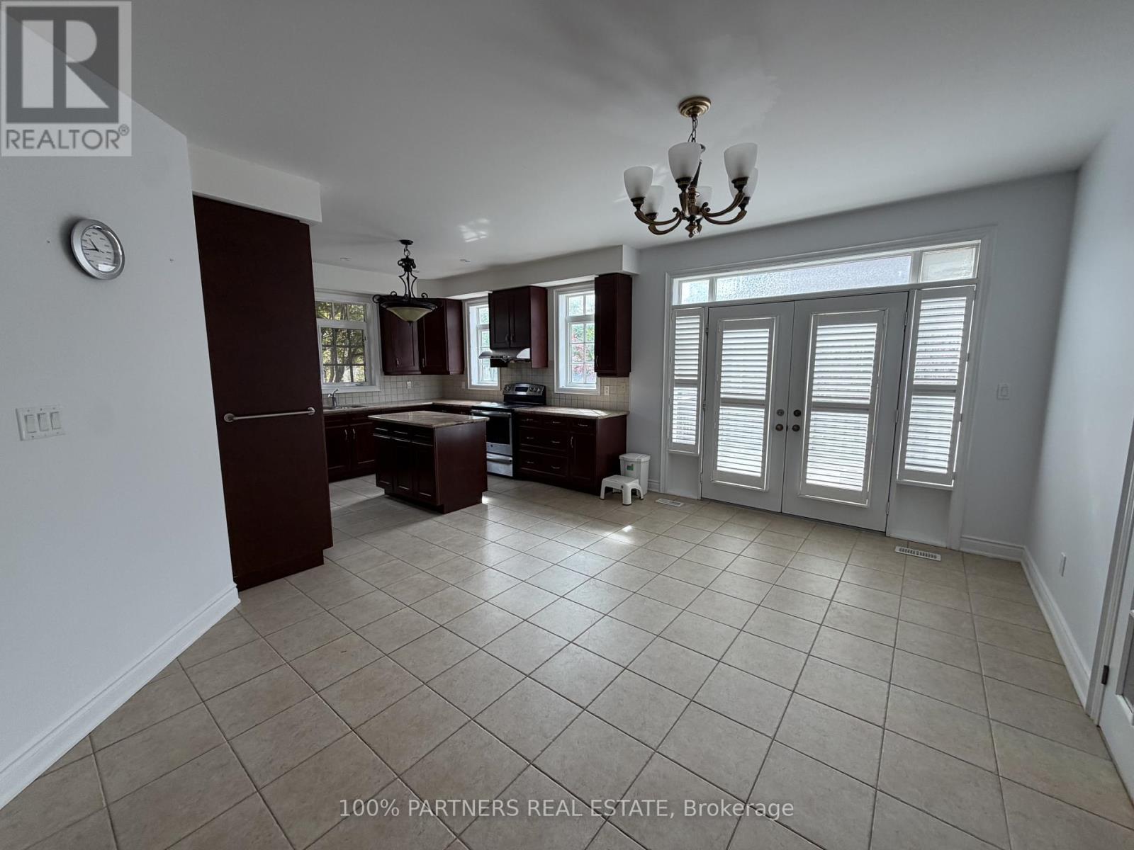 56 Woodvalley Crescent Property Photo 7
