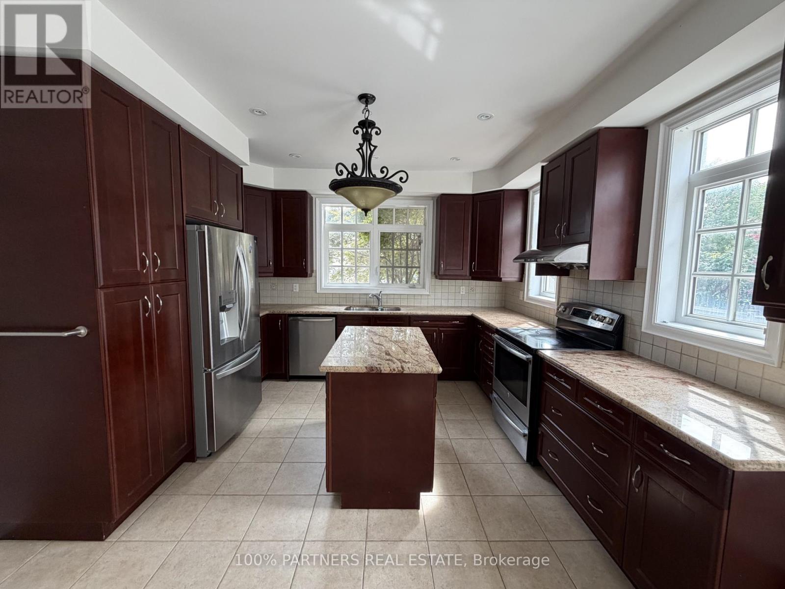 56 Woodvalley Crescent Property Photo 8