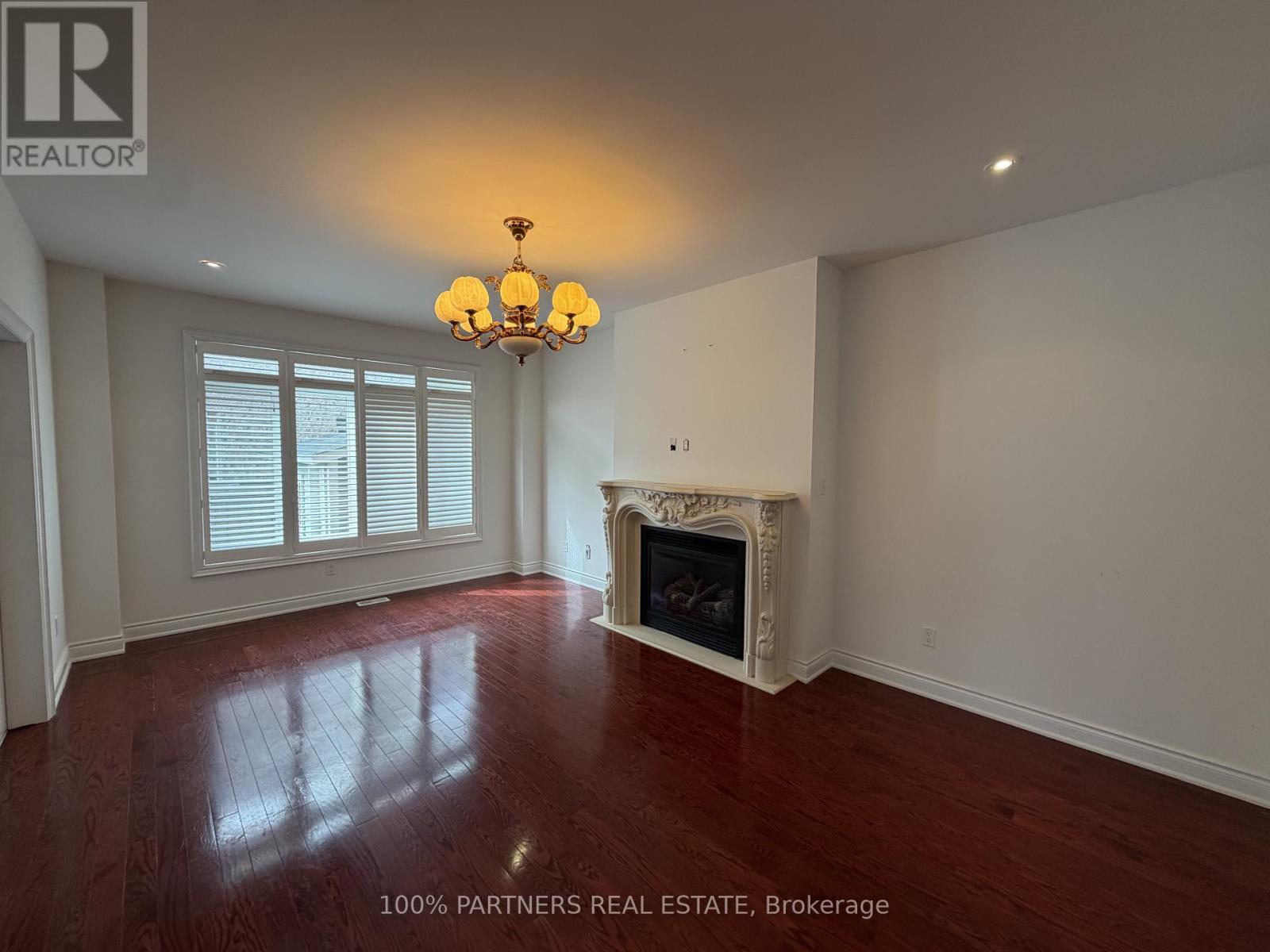 56 Woodvalley Crescent Property Photo 11