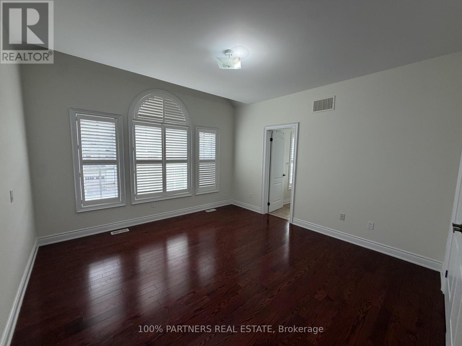 56 Woodvalley Crescent Property Photo 15