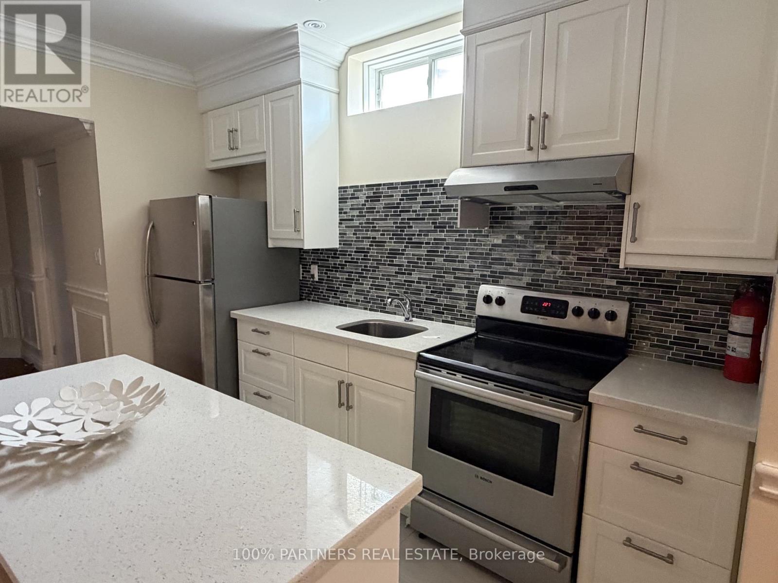 56 Woodvalley Crescent Property Photo 20